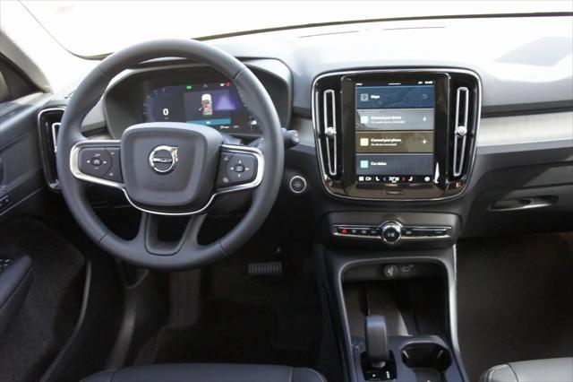 new 2025 Volvo XC40 car, priced at $45,485
