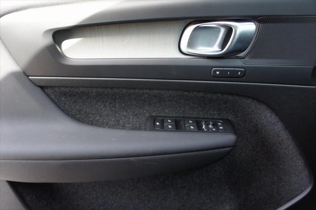 new 2025 Volvo XC40 car, priced at $45,485