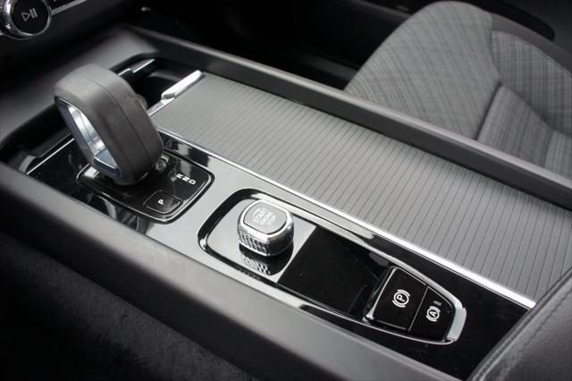 used 2022 Volvo XC60 car, priced at $35,980