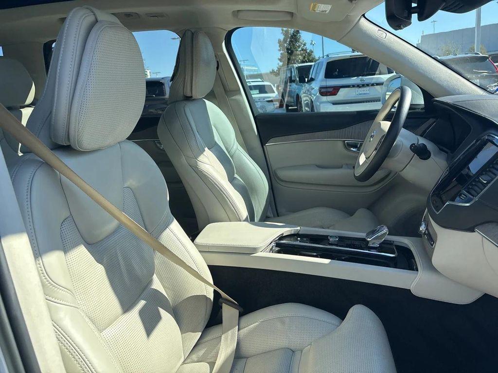 used 2023 Volvo XC90 Recharge Plug-In Hybrid car, priced at $43,000