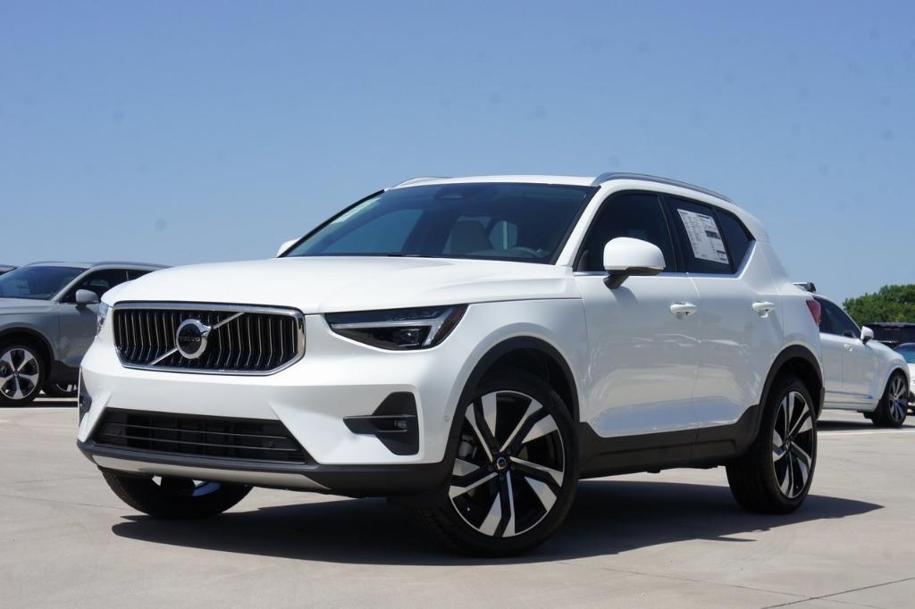 new 2025 Volvo XC40 car, priced at $51,765