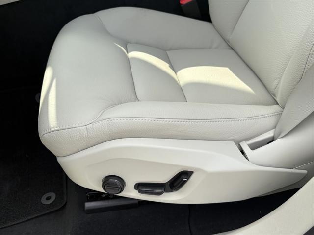 new 2025 Volvo XC60 Plug-In Hybrid car, priced at $67,060
