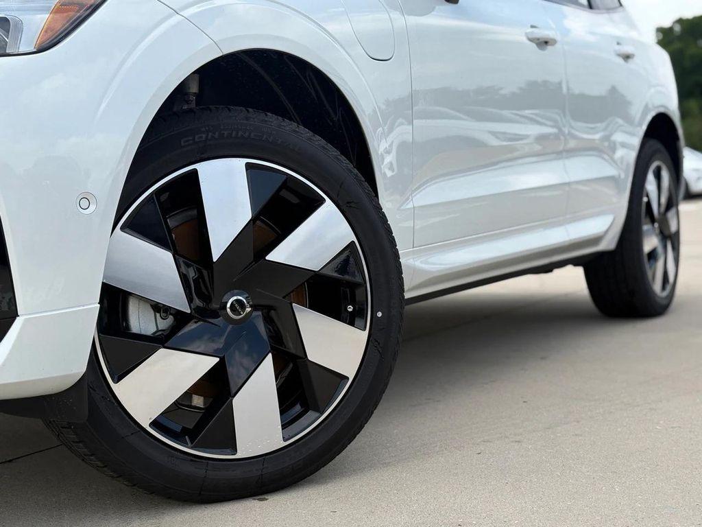 new 2025 Volvo XC60 Plug-In Hybrid car, priced at $67,060