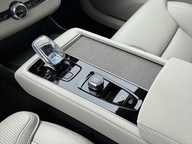 new 2025 Volvo XC90 Plug-In Hybrid car, priced at $82,405