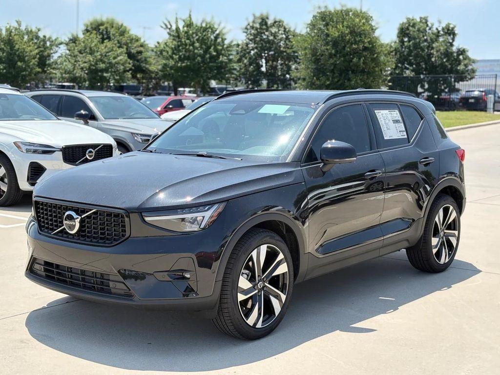 new 2025 Volvo XC40 car, priced at $49,460