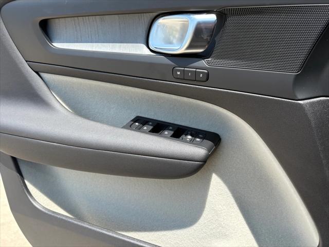 new 2025 Volvo XC40 car, priced at $49,460
