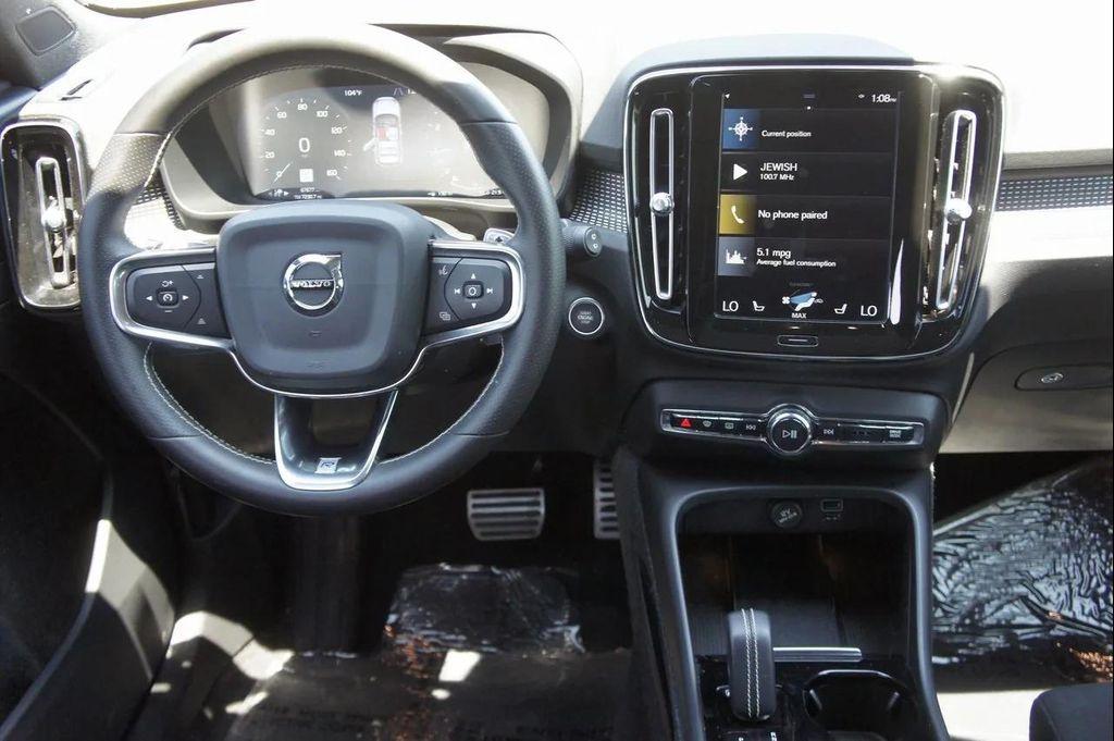used 2020 Volvo XC40 car, priced at $24,130