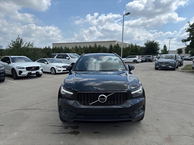 used 2020 Volvo XC40 car, priced at $24,629
