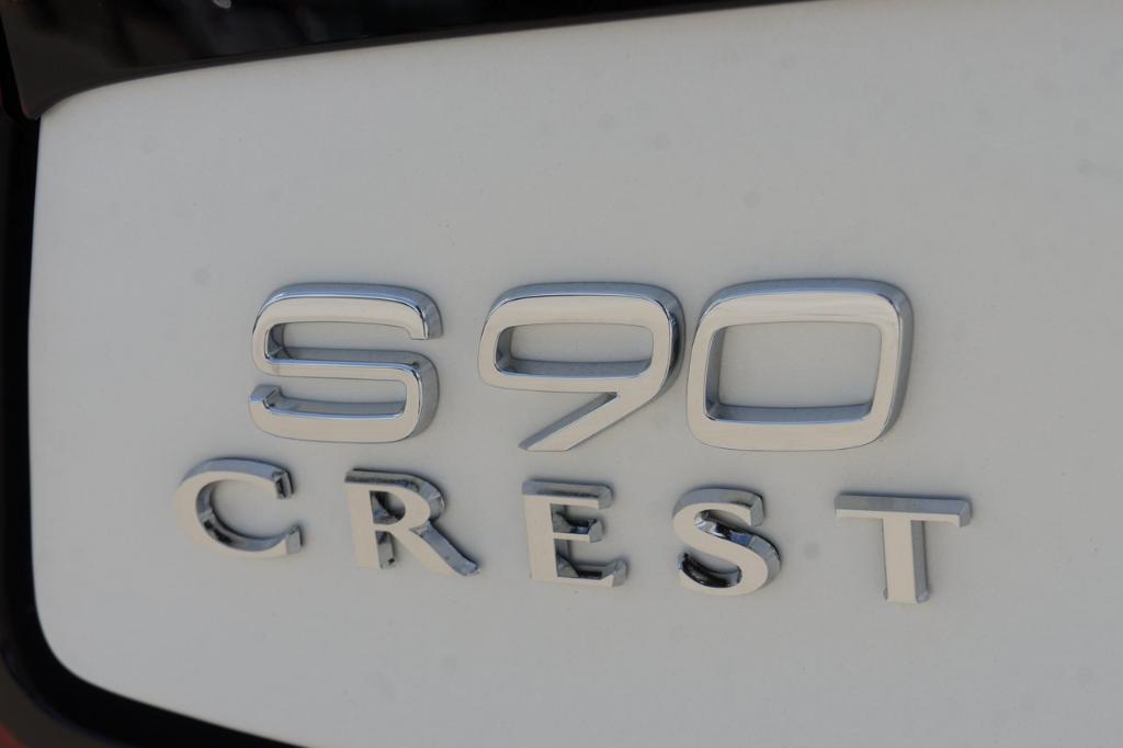 new 2024 Volvo S90 Recharge Plug-In Hybrid car, priced at $69,564