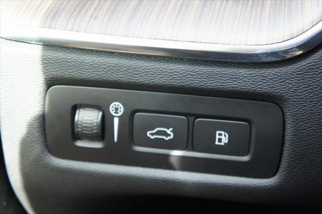 used 2022 Volvo XC60 Recharge Plug-In Hybrid car, priced at $42,817