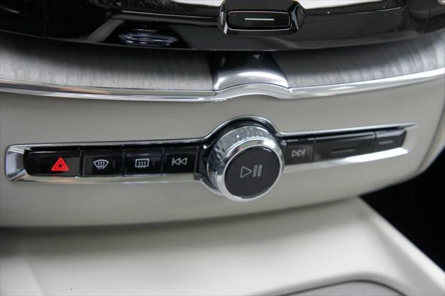 new 2025 Volvo XC60 car, priced at $61,650