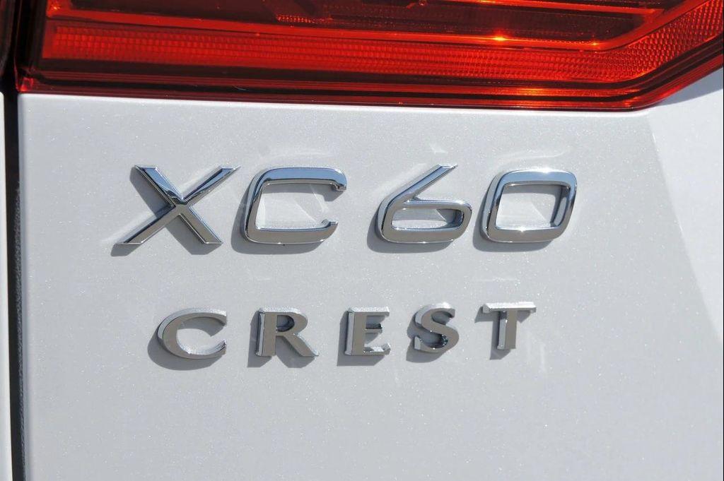 new 2025 Volvo XC60 car, priced at $55,360