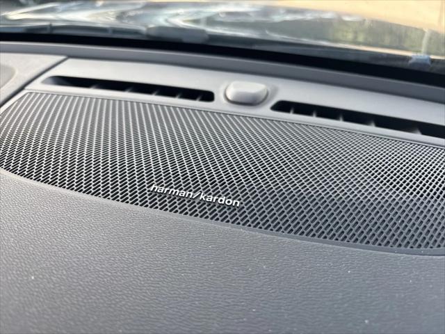 used 2022 Volvo XC40 car, priced at $31,075