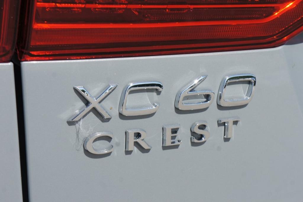 new 2025 Volvo XC60 Plug-In Hybrid car, priced at $67,030