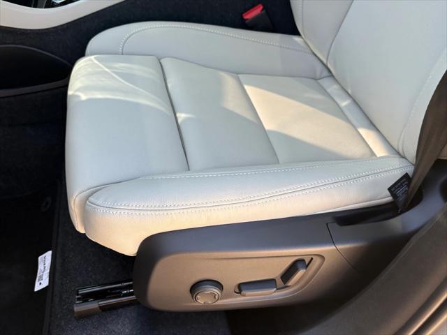 new 2025 Volvo XC40 car, priced at $51,015