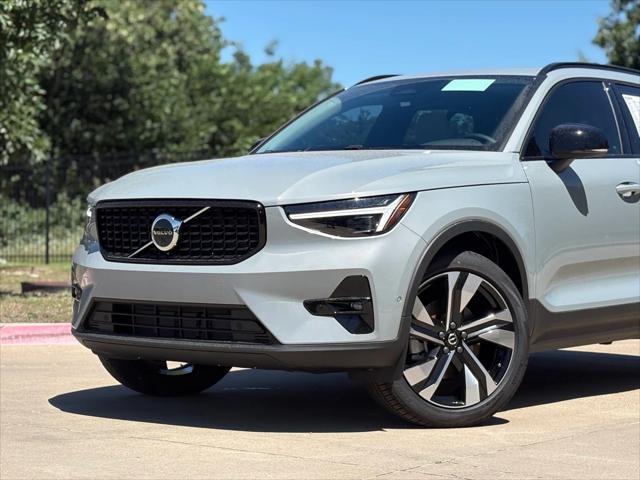 new 2025 Volvo XC40 car, priced at $51,015