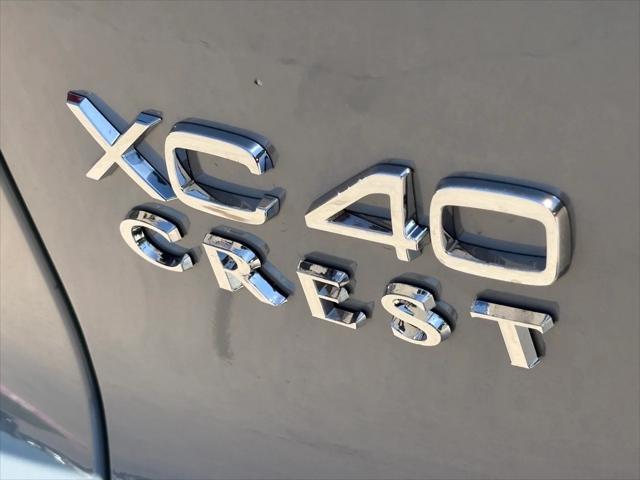 new 2025 Volvo XC40 car, priced at $51,015