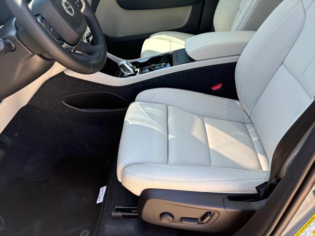 new 2025 Volvo XC40 car, priced at $51,015