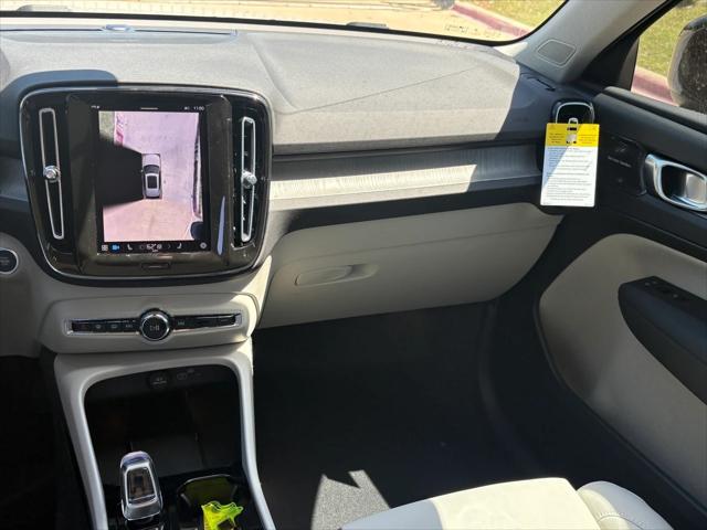 new 2025 Volvo XC40 car, priced at $51,015