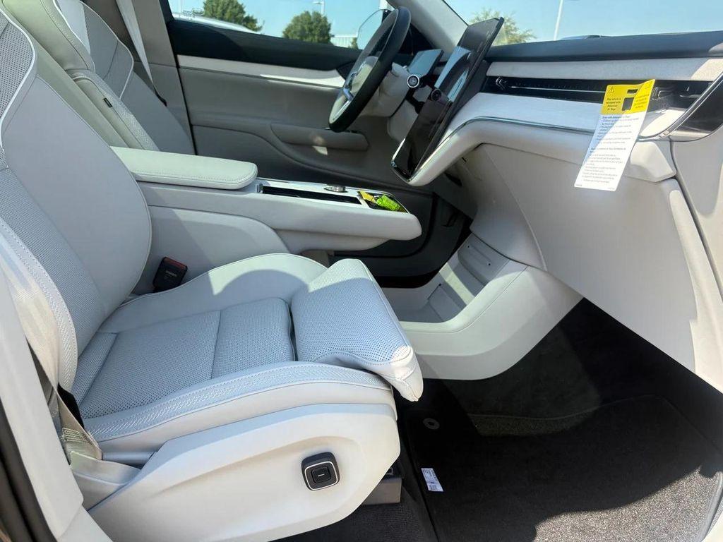new 2025 Volvo EX90 car, priced at $84,720