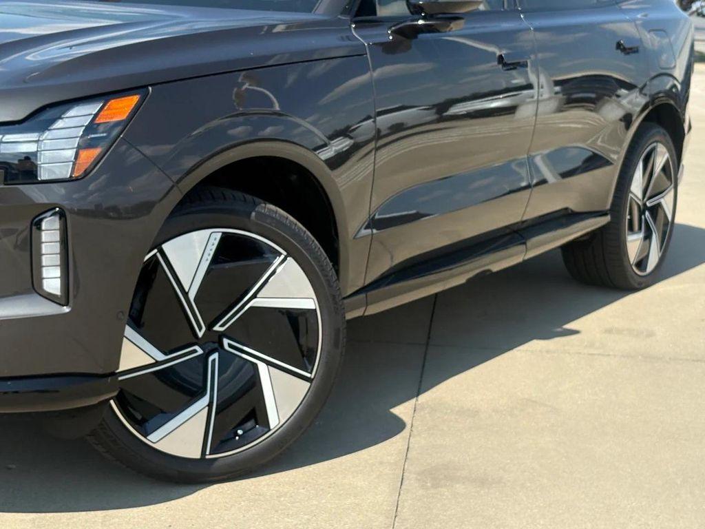 new 2025 Volvo EX90 car, priced at $84,720