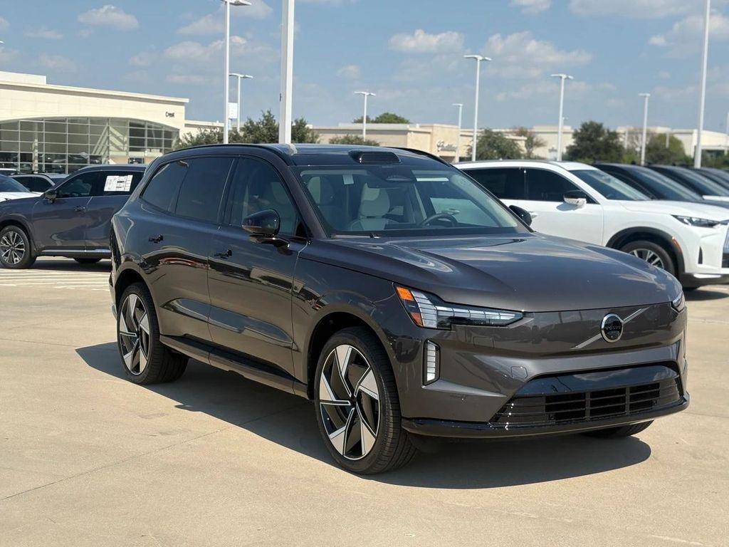 new 2025 Volvo EX90 car, priced at $84,720