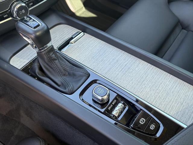 used 2020 Volvo XC60 car, priced at $25,105