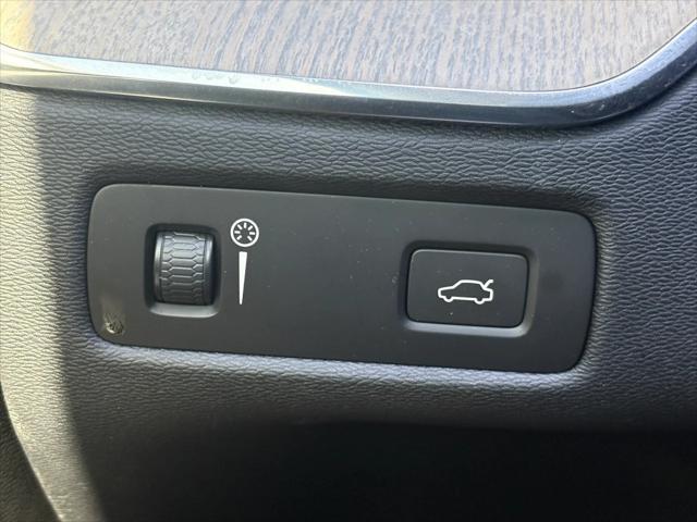 used 2020 Volvo XC60 car, priced at $25,105