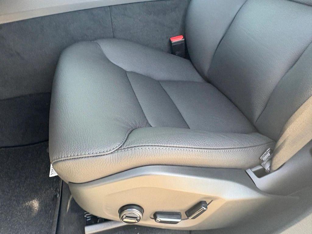 new 2025 Volvo XC60 car, priced at $54,560