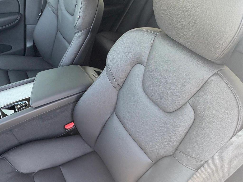 new 2025 Volvo XC60 car, priced at $54,560