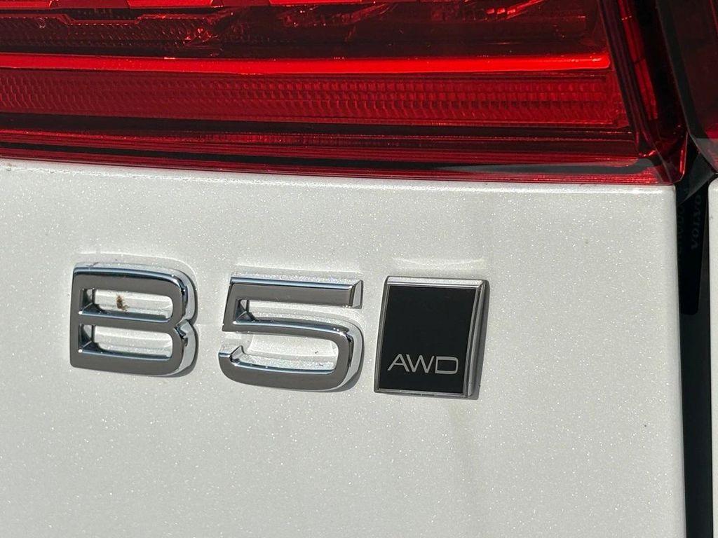 new 2025 Volvo XC60 car, priced at $54,560