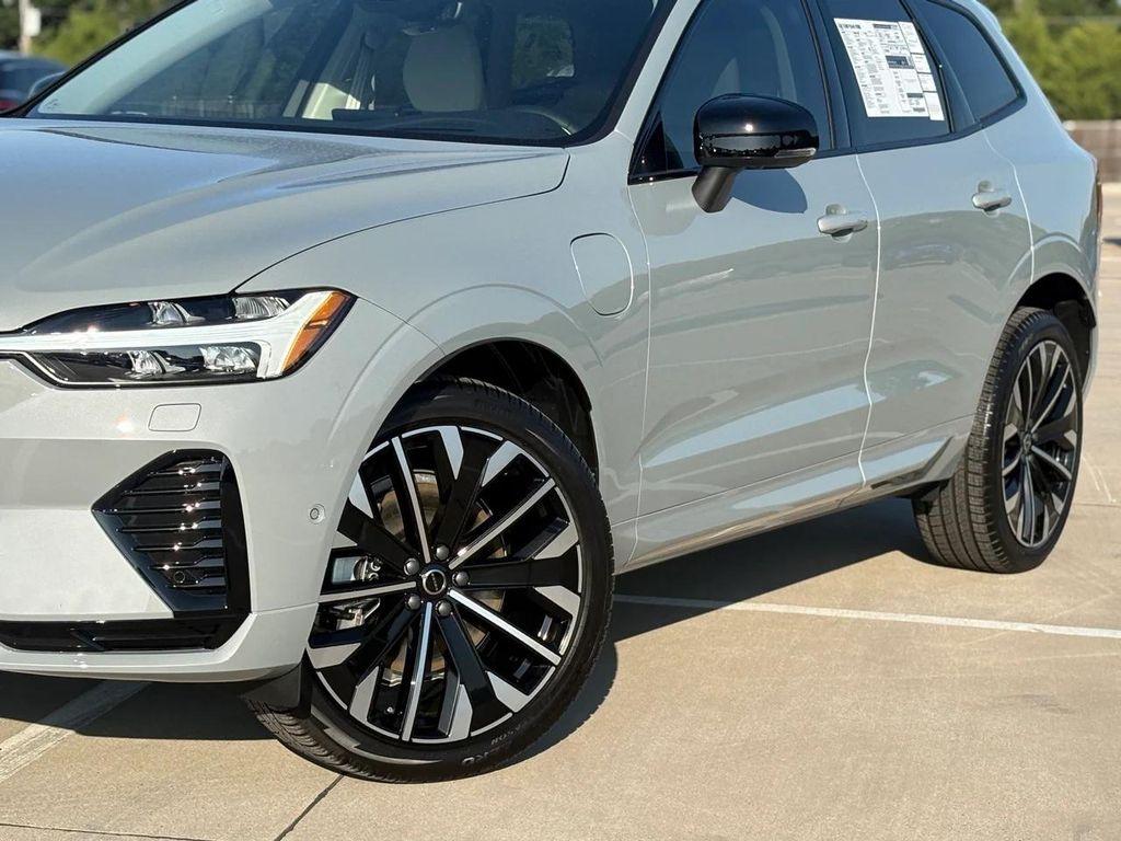 new 2026 Volvo XC60 Plug-In Hybrid car, priced at $75,235
