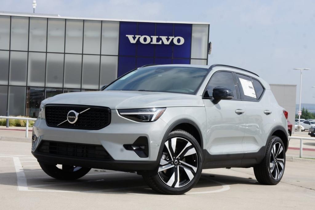 new 2024 Volvo XC40 car, priced at $48,857