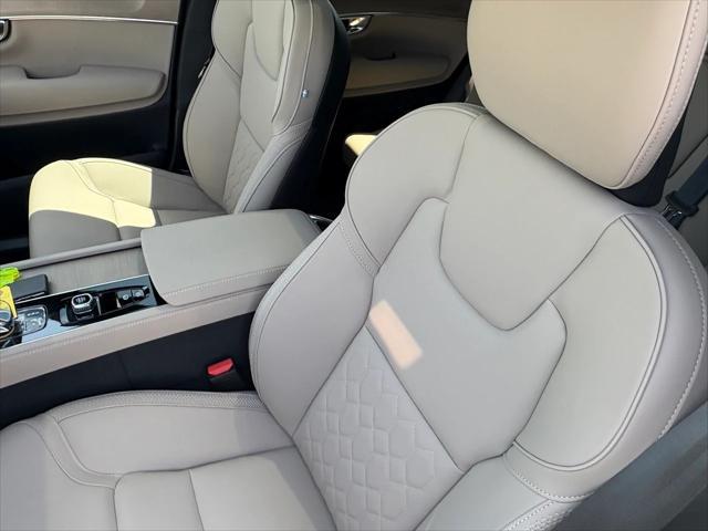 new 2025 Volvo XC90 Plug-In Hybrid car, priced at $75,485