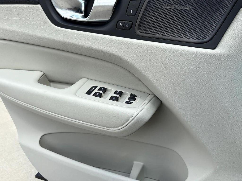 new 2026 Volvo XC60 car, priced at $67,780