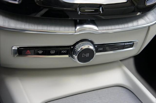 new 2025 Volvo XC60 car, priced at $53,745