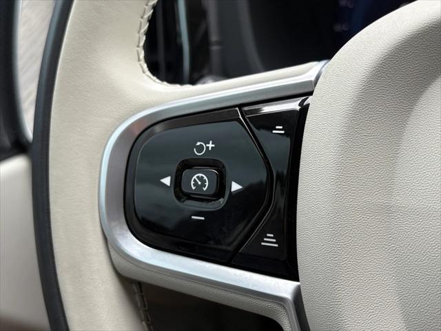 used 2022 Volvo XC60 car, priced at $38,689