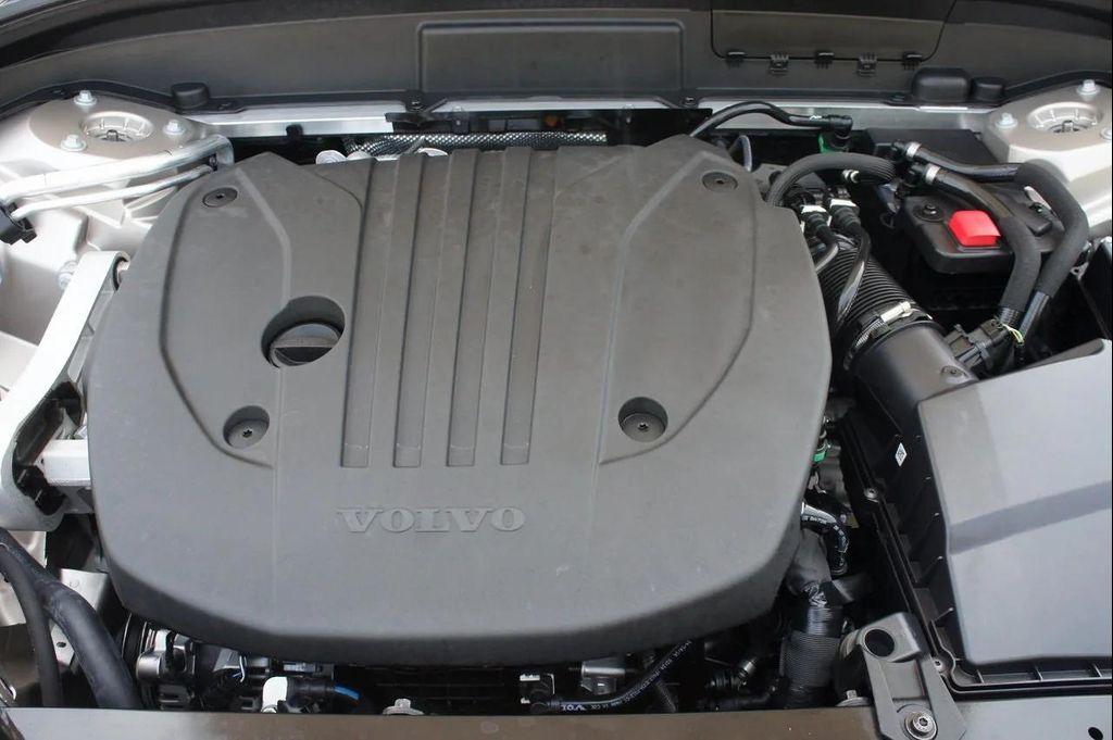 new 2025 Volvo XC60 car, priced at $55,360