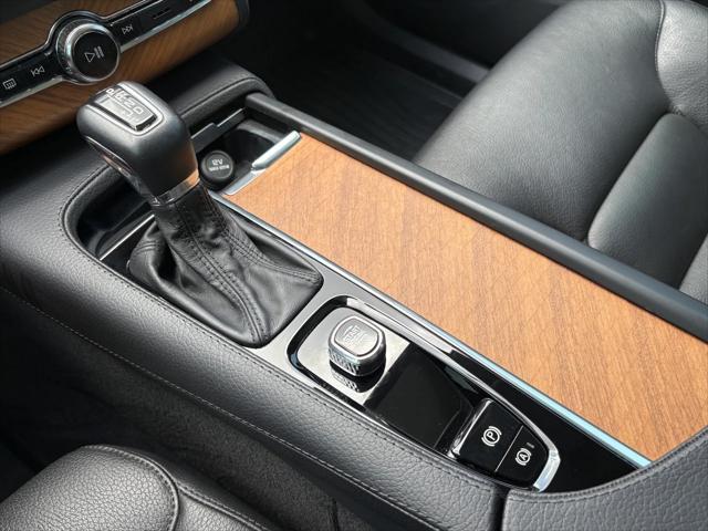 used 2022 Volvo XC90 car, priced at $39,698