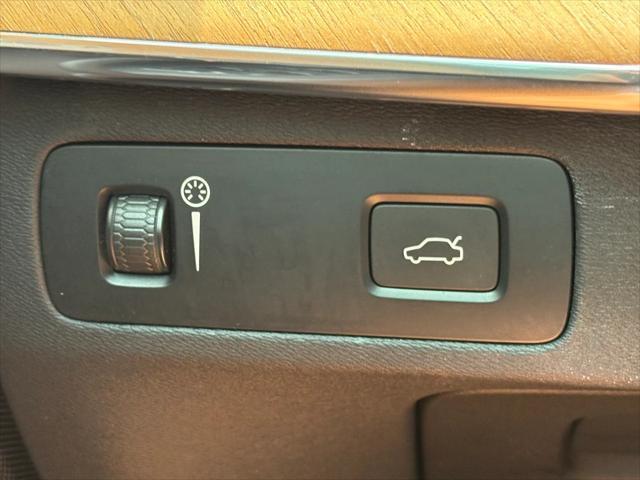 used 2022 Volvo XC90 car, priced at $39,698