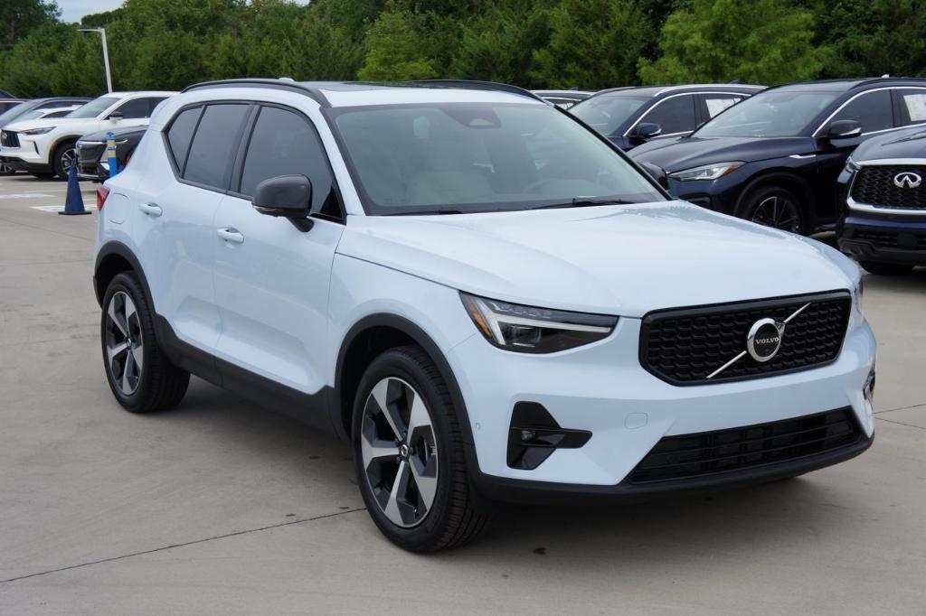 new 2025 Volvo XC40 car, priced at $49,110