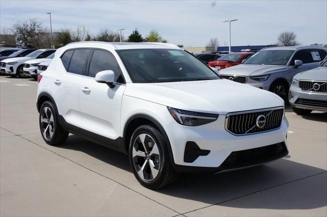 new 2025 Volvo XC40 car, priced at $45,485