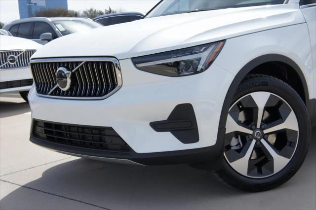 new 2025 Volvo XC40 car, priced at $45,485