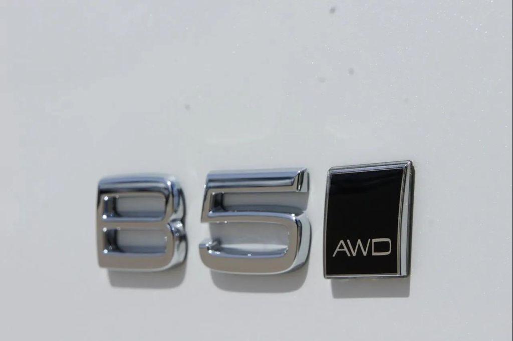 new 2025 Volvo XC40 car, priced at $45,485
