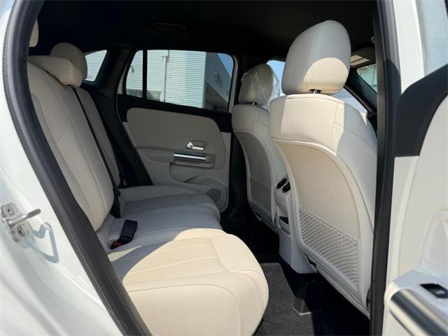 new 2025 Mercedes-Benz GLA 250 car, priced at $47,295