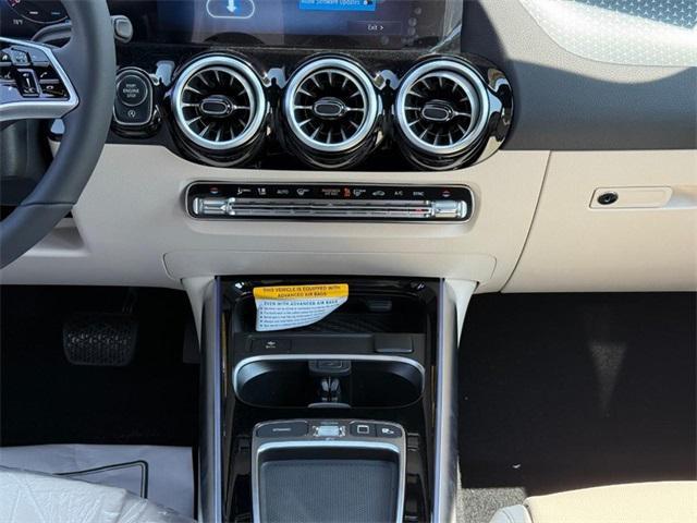 new 2025 Mercedes-Benz GLA 250 car, priced at $47,295