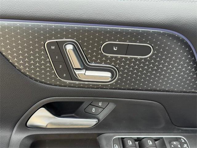 new 2025 Mercedes-Benz GLB 250 car, priced at $55,045