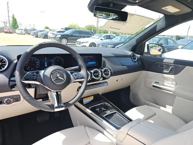 new 2025 Mercedes-Benz GLA 250 car, priced at $47,295