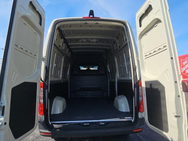 new 2025 Mercedes-Benz Sprinter 2500 car, priced at $69,944