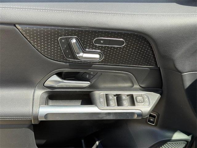 new 2025 Mercedes-Benz GLB 250 car, priced at $49,595